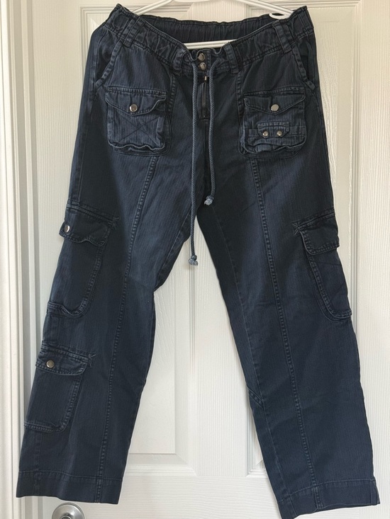Free People Pants - Free People Women’s black Cargo Pants with Drawstring Waist